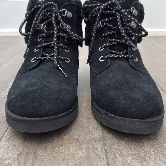 NWOT UGG Romely Heritage Lace-up Suede Boot, size 10 - Picture 6 of 12